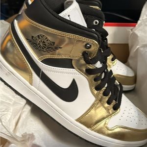 Men’s Jordan 1s
